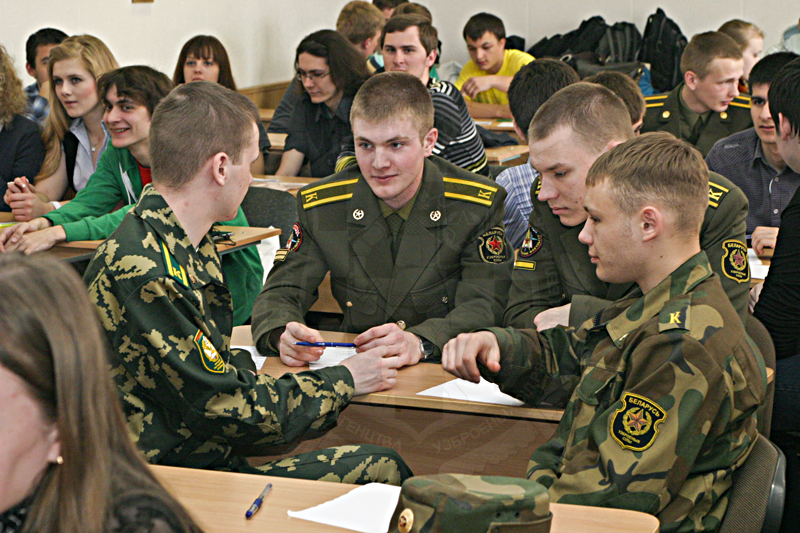 Одежда военной академии Одежда военной академии