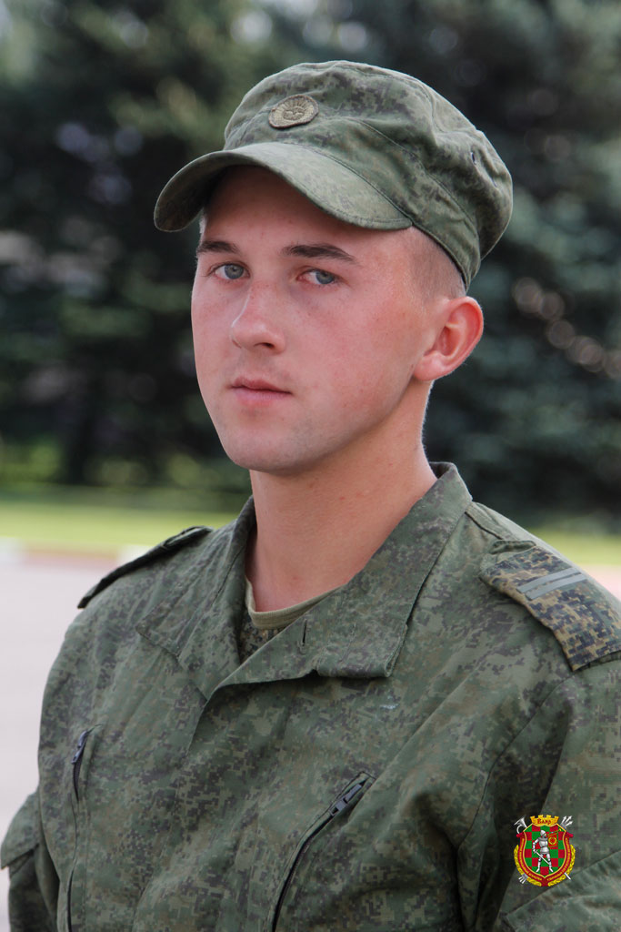 Младший-сержант-Максим-Сычев-watermarked.jpg