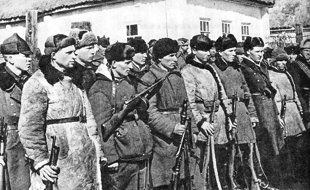 Ястребки на построении Ястребки на построении.jpg