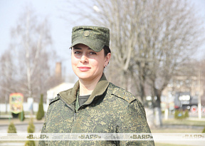 Военная форма им к лицу