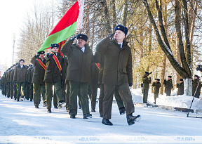 Полку прапорщиков прибыло