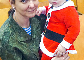 Военнослужащие 38‑й отдельной гвардейской десантно-штурмовой бригады в очередной раз создали новогоднюю сказку для детей из кобринской Детской деревни. 