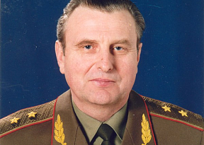 Первый генерал из минских суворовцев