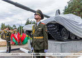 Не меркнет подвиг воинов‑танкистов