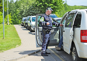 Безопасность дорожного движения Где и как автомобилисту отдыхать… нельзя