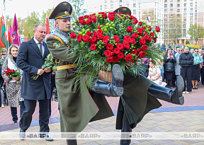 Хранит твой подвиг белорусская земля