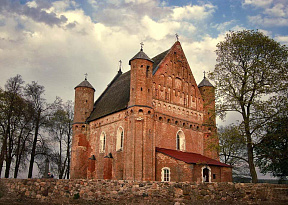 Интриги, заговоры, подлость и блеск мечей